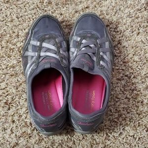 Memory foam Skechers